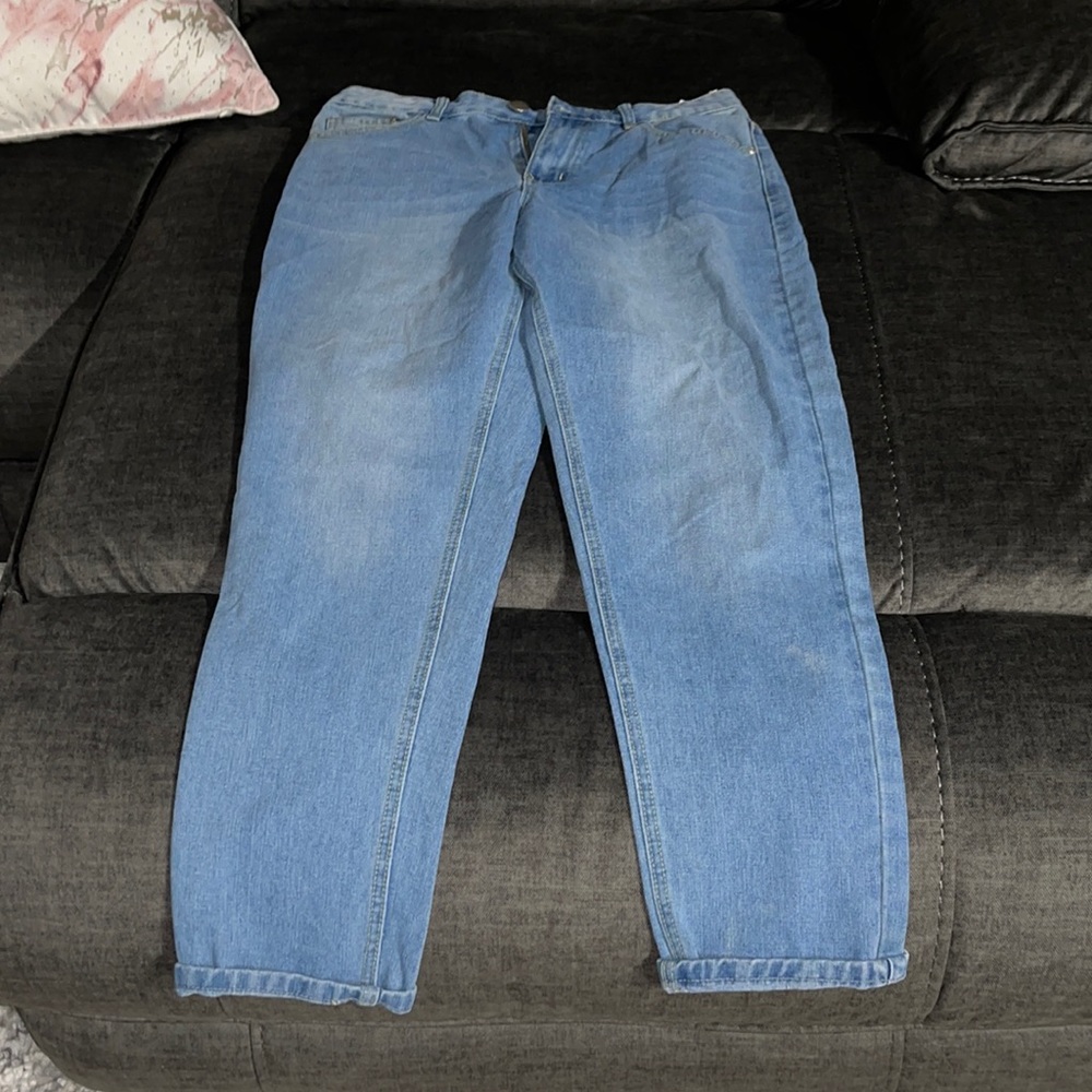 PrettyLittleThing Jeans Slit